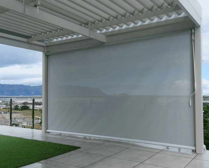 We installed a adjustable louvre combined with outdoor blinds for a private home 